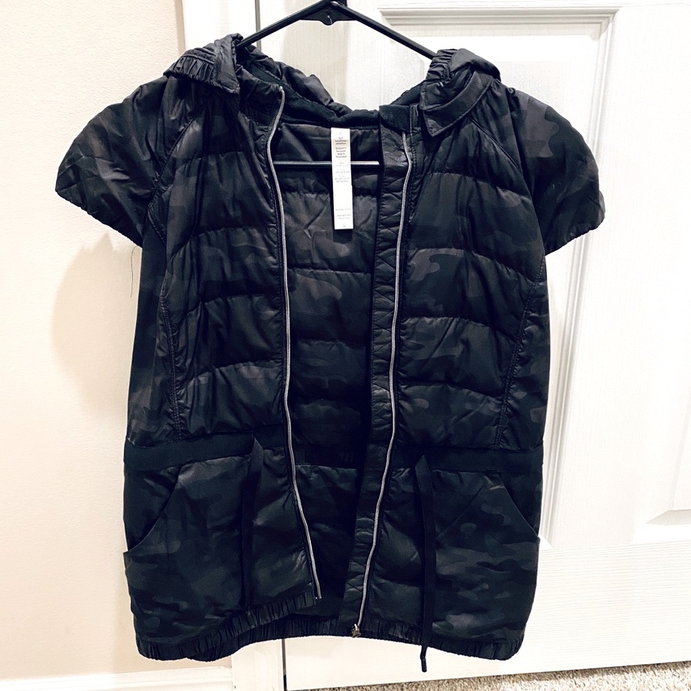 Lululemon Short Sleeve Hooded Vest